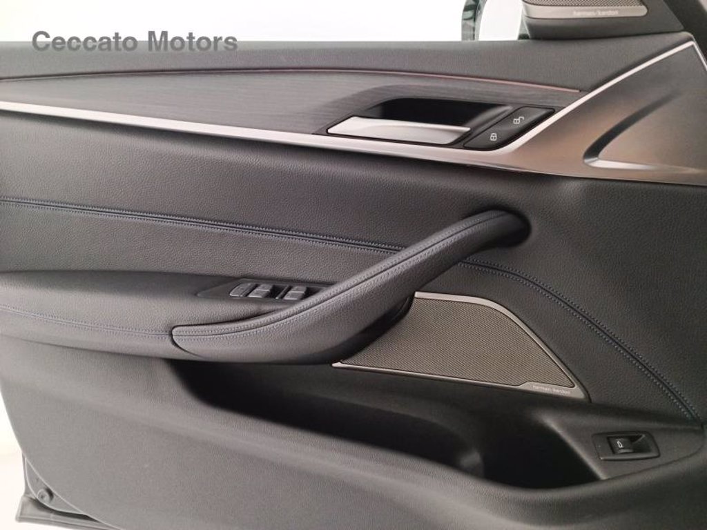 BMW 530d touring mhev 48v xdrive msport auto