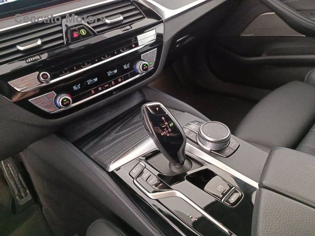 BMW 530d touring mhev 48v xdrive msport auto