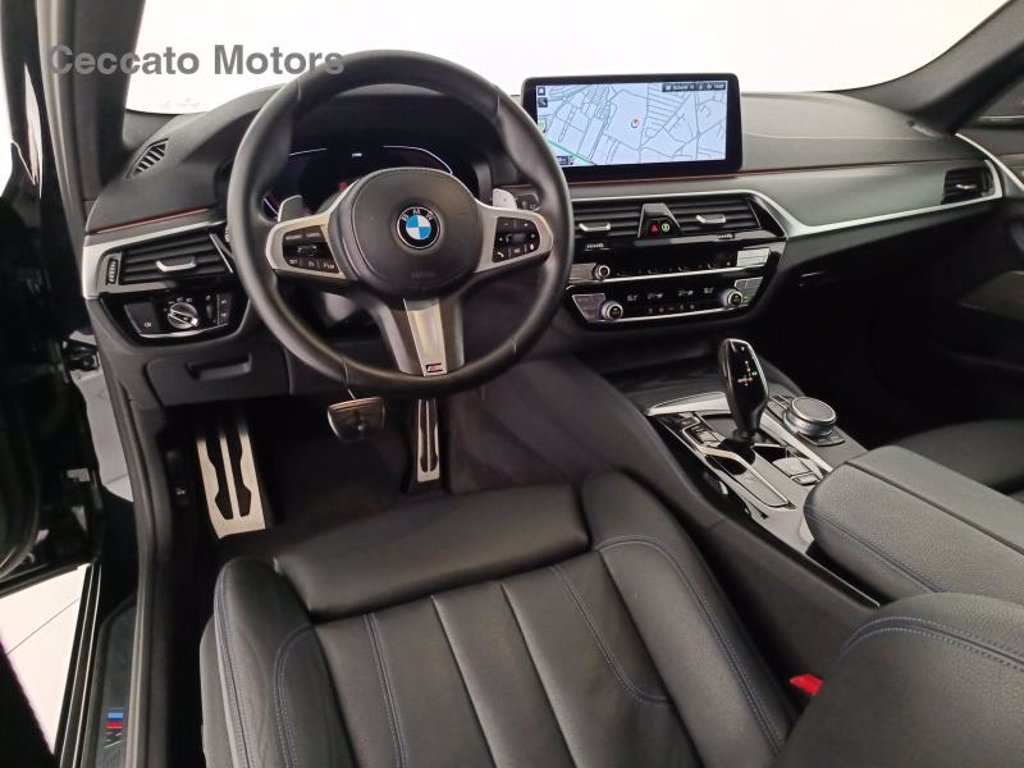 BMW 530d touring mhev 48v xdrive msport auto