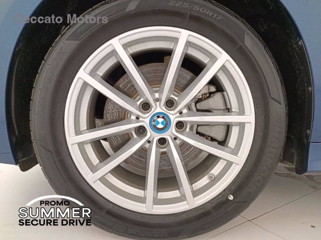 BMW 320e auto