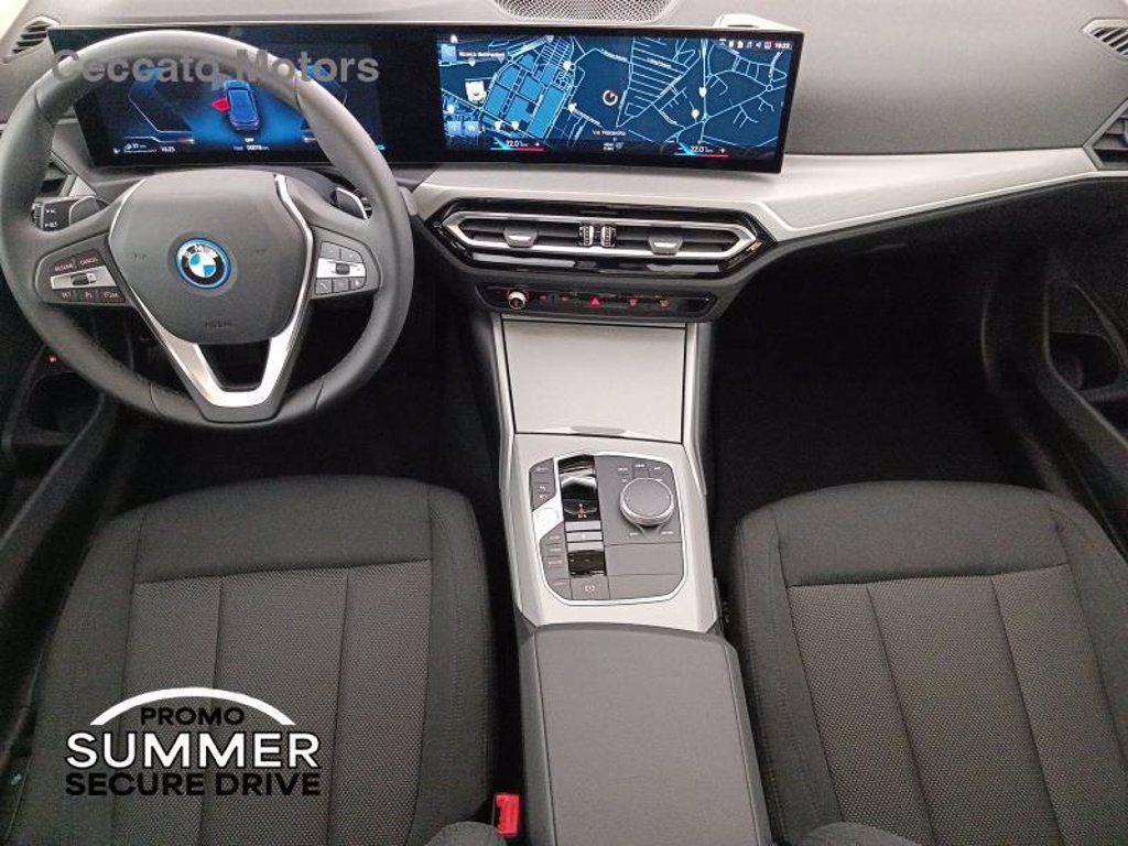 BMW 320e auto