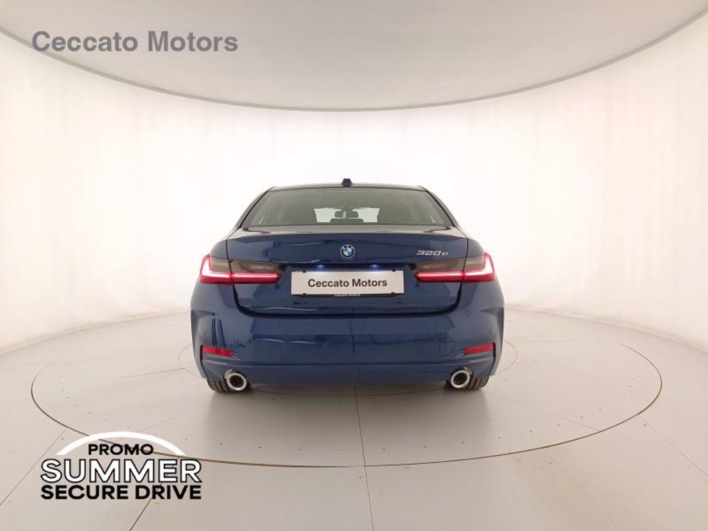 BMW 320e auto