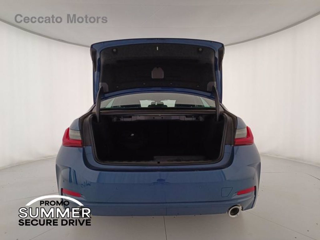 BMW 320e auto