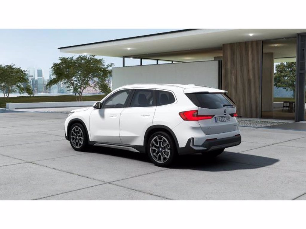 BMW X1 sdrive18i x-line auto