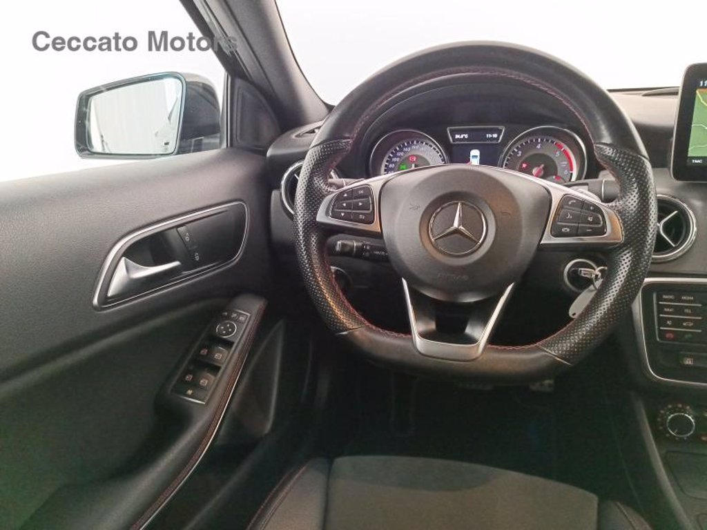 MERCEDES Gla 200 d (cdi) premium 4matic auto