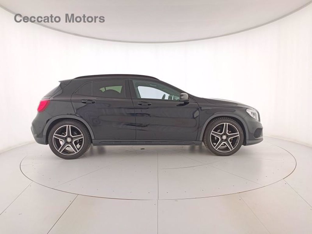 MERCEDES Gla 200 d (cdi) premium 4matic auto