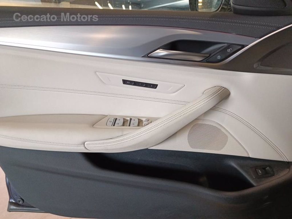 BMW 530d touring mhev 48v xdrive msport auto