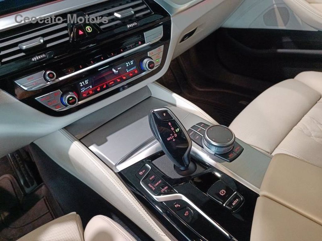 BMW 530d touring mhev 48v xdrive msport auto
