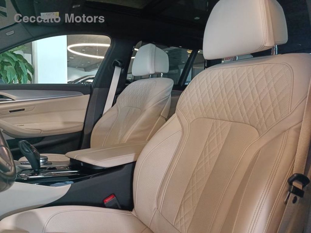 BMW 530d touring mhev 48v xdrive msport auto