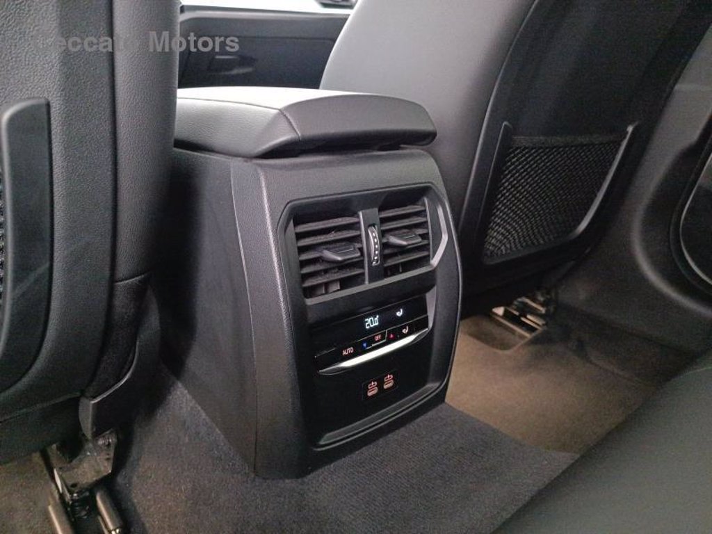 BMW M340d touring mhev 48v xdrive auto