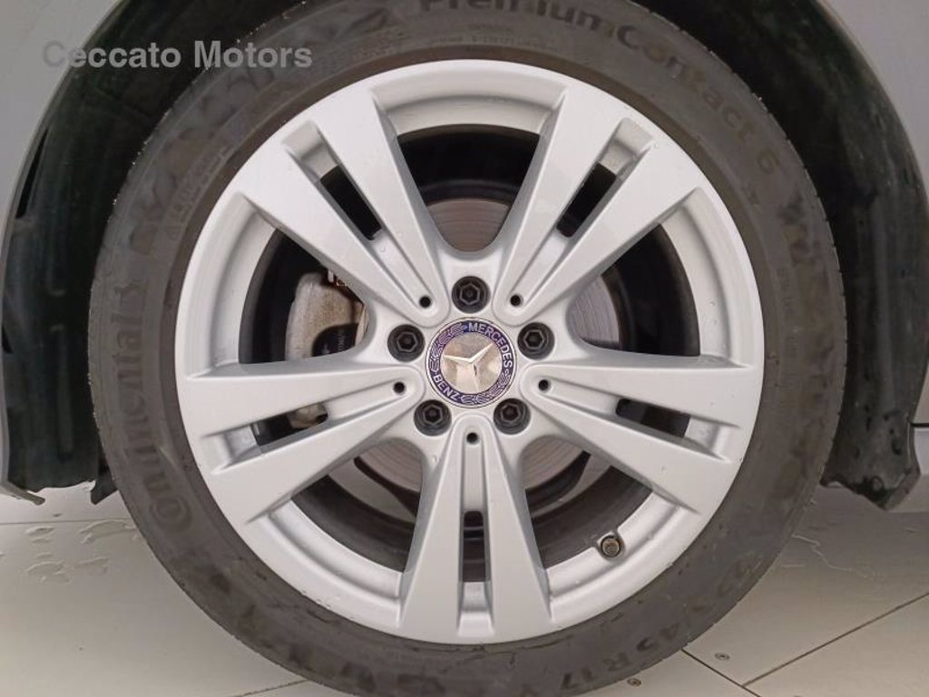 MERCEDES A 180 d premium auto my16