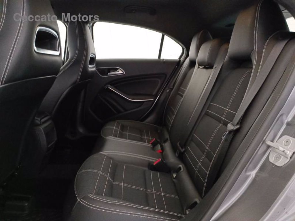 MERCEDES A 180 d premium auto my16