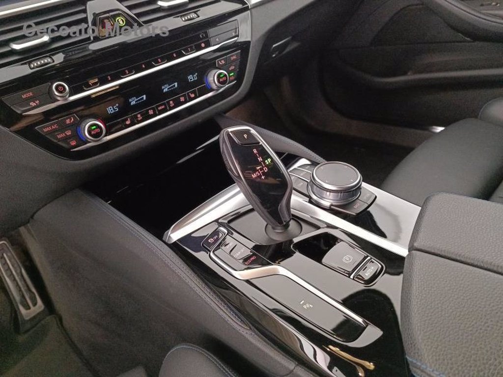BMW 520d touring mhev 48v msport auto