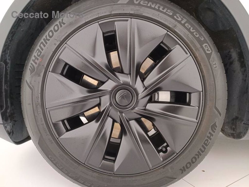 TESLA Model y single motor rwd