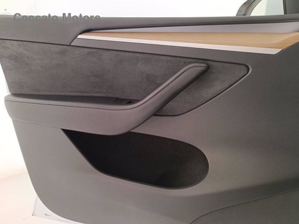TESLA Model y single motor rwd