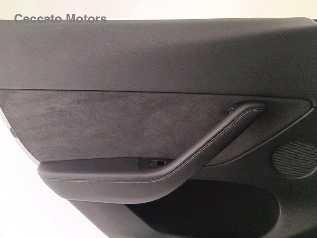 TESLA Model y single motor rwd