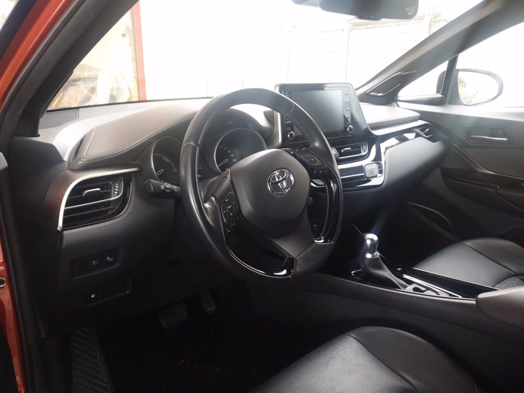 TOYOTA C-hr 2.0h premiere e-cvt