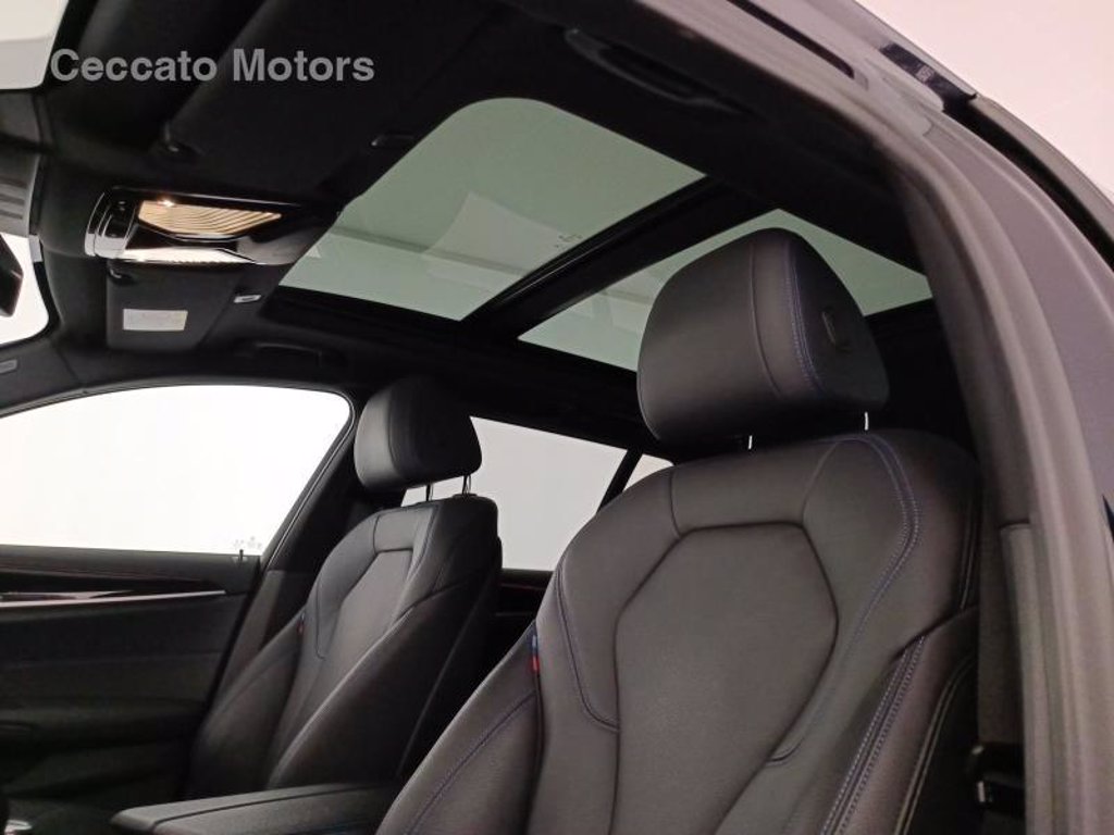 BMW 520d touring mhev 48v xdrive msport auto