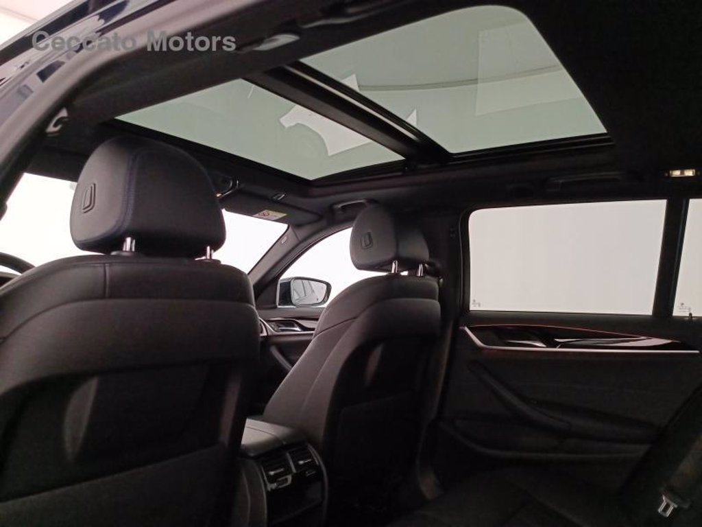 BMW 520d touring mhev 48v xdrive msport auto