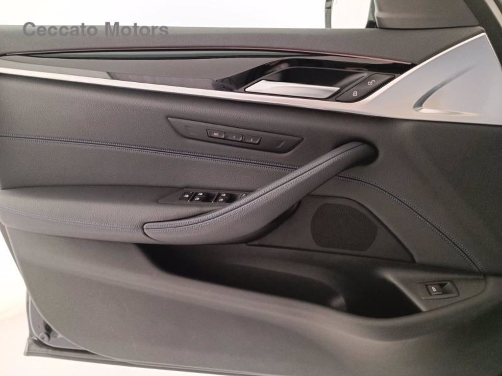 BMW 520d touring mhev 48v xdrive msport auto