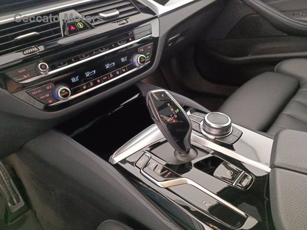 BMW 520d touring mhev 48v xdrive msport auto