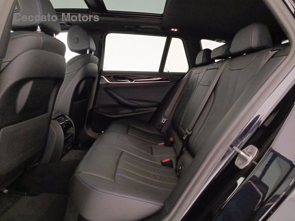BMW 520d touring mhev 48v xdrive msport auto