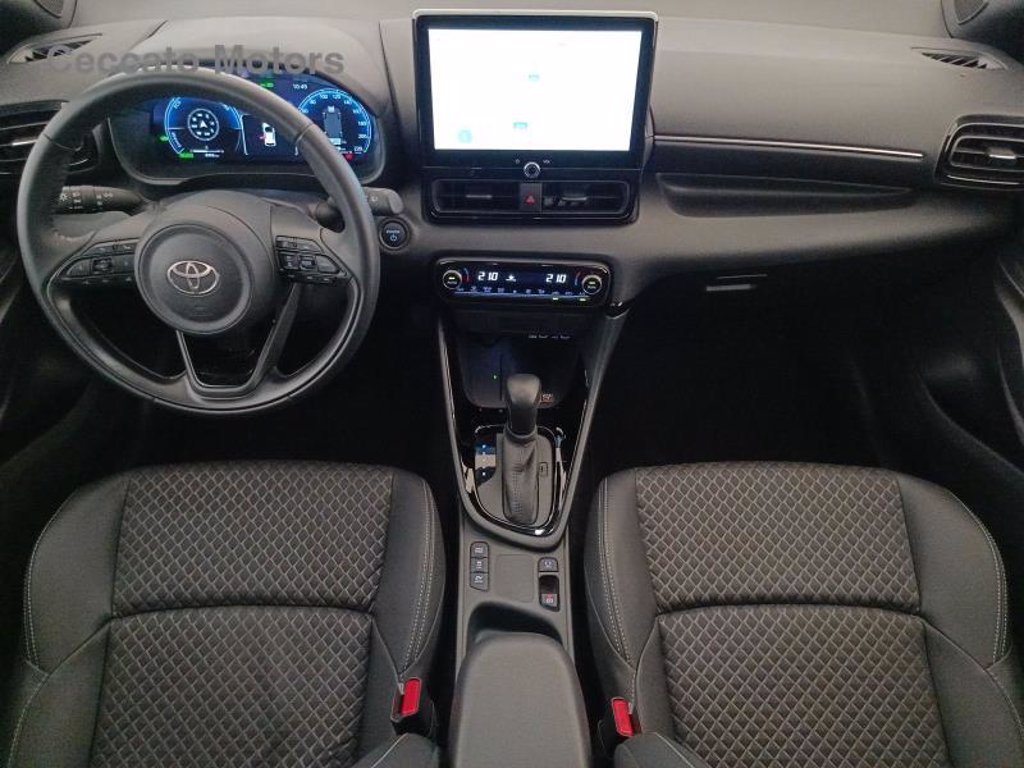 TOYOTA Yaris 1.5h 130 lounge