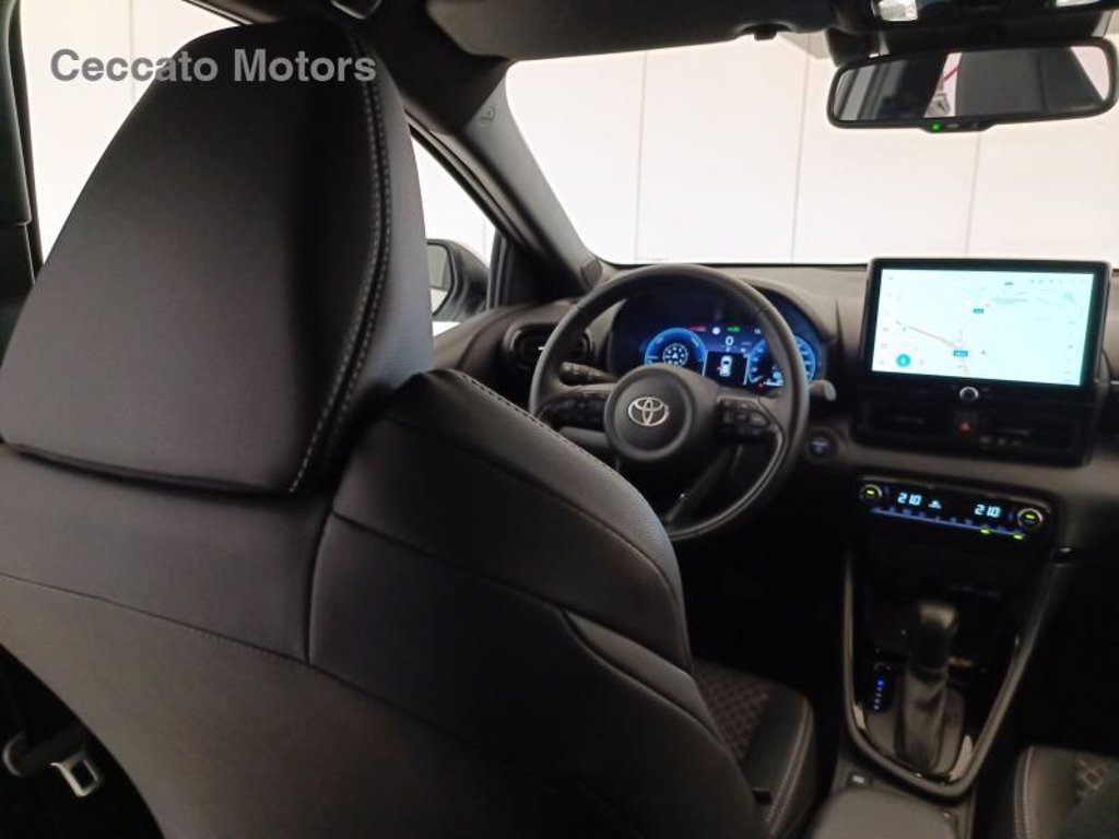 TOYOTA Yaris 1.5h 130 lounge