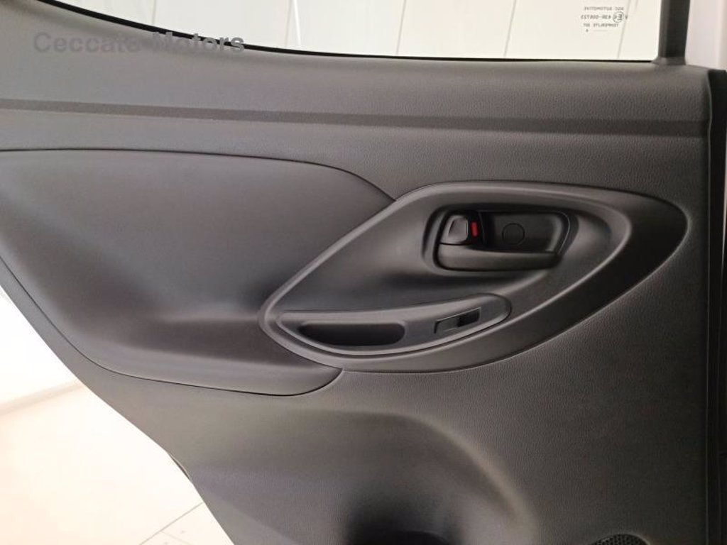 TOYOTA Yaris 1.5h 130 lounge