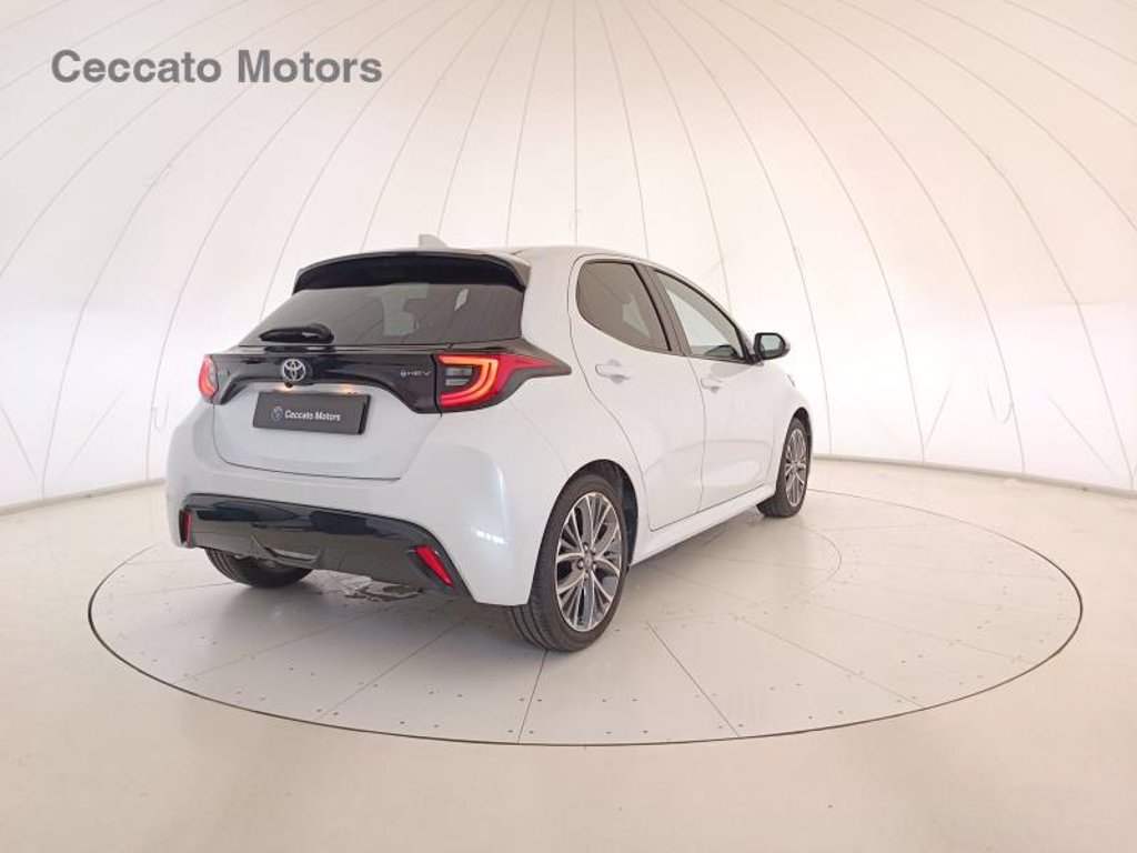 TOYOTA Yaris 1.5h 130 lounge