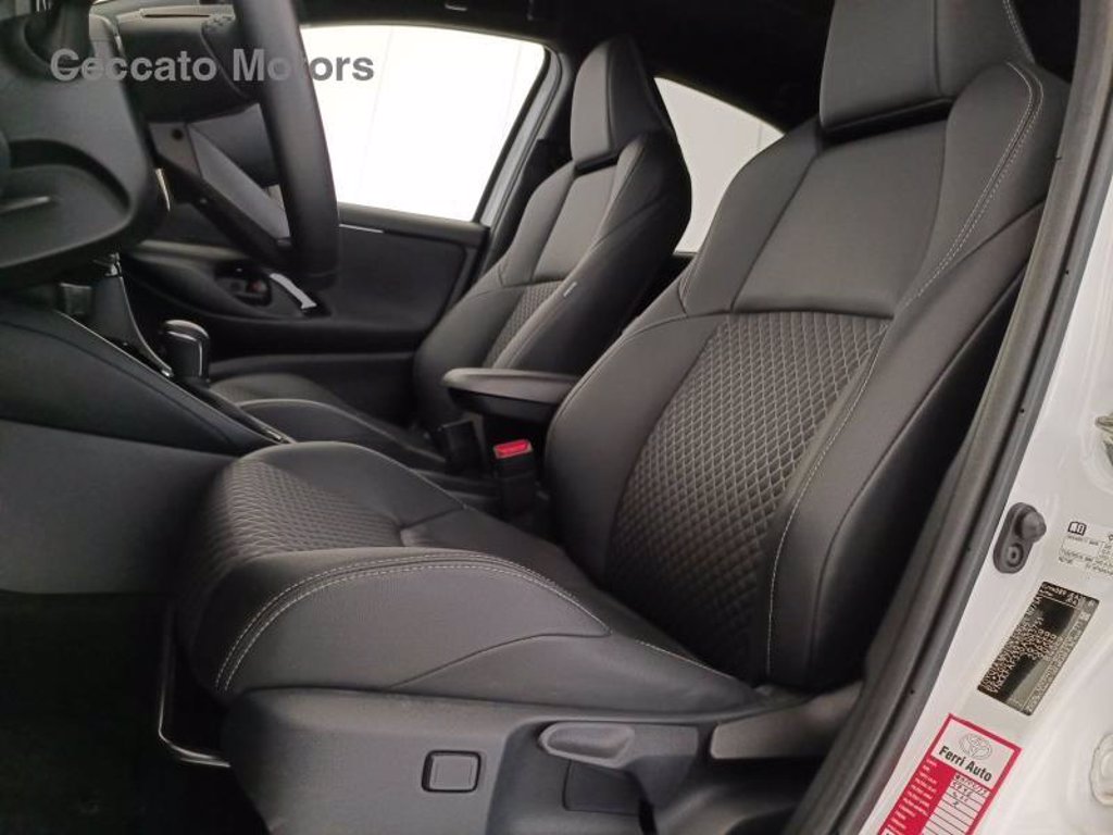 TOYOTA Yaris 1.5h 130 lounge