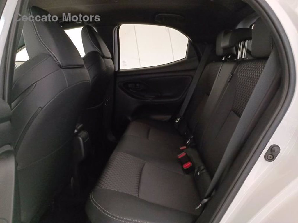TOYOTA Yaris 1.5h 130 lounge