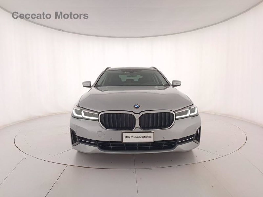 BMW 520d touring mhev 48v xdrive business auto