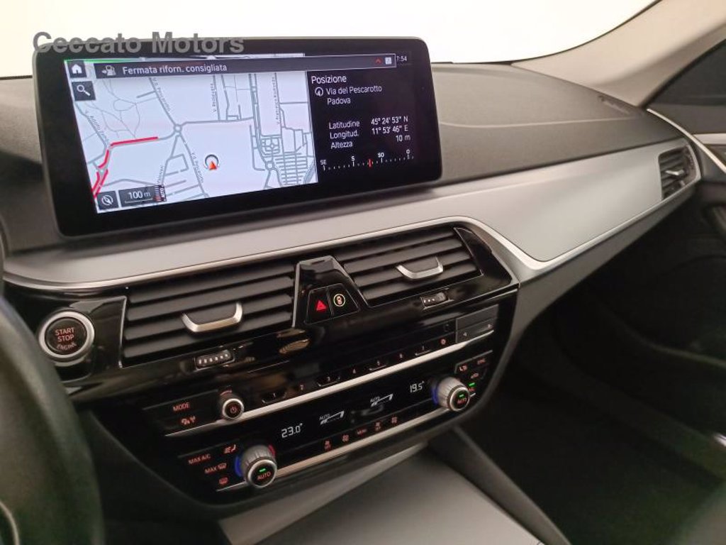 BMW 520d touring mhev 48v xdrive business auto