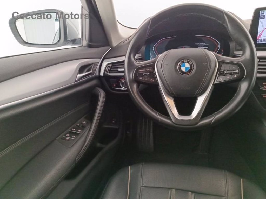 BMW 520d touring mhev 48v xdrive business auto