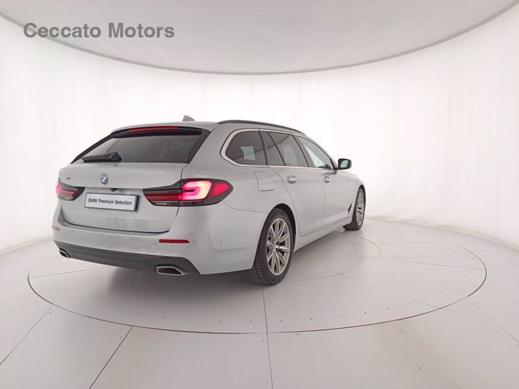 BMW 520d touring mhev 48v xdrive business auto