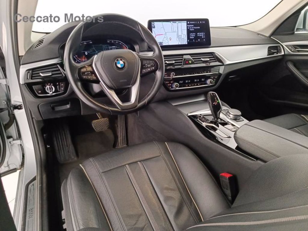 BMW 520d touring mhev 48v xdrive business auto