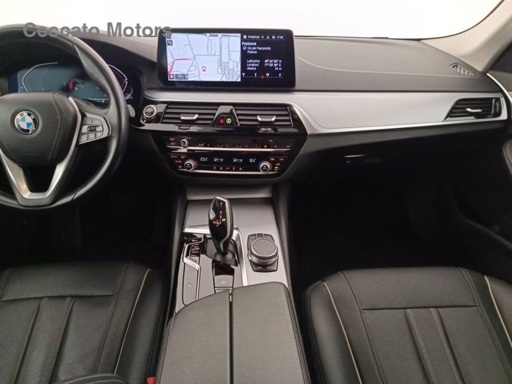 BMW 520d touring mhev 48v xdrive business auto