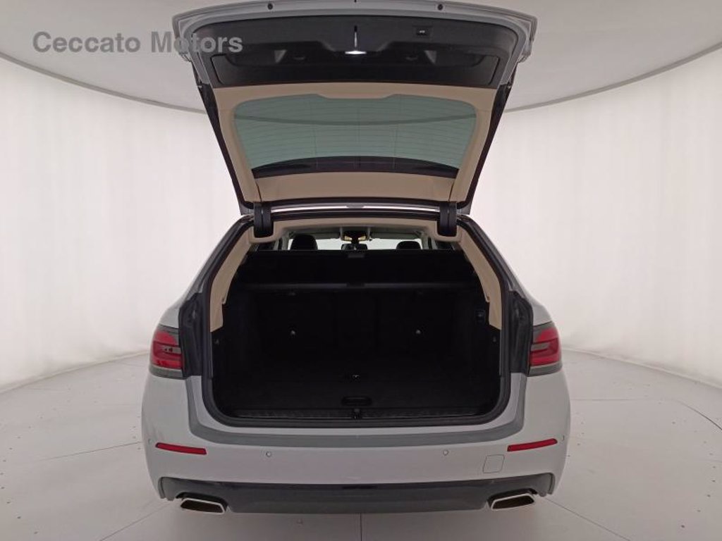 BMW 520d touring mhev 48v xdrive business auto