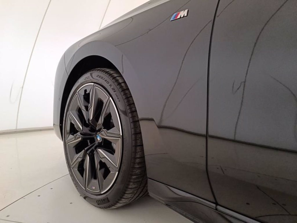 BMW I7 xdrive60 msport