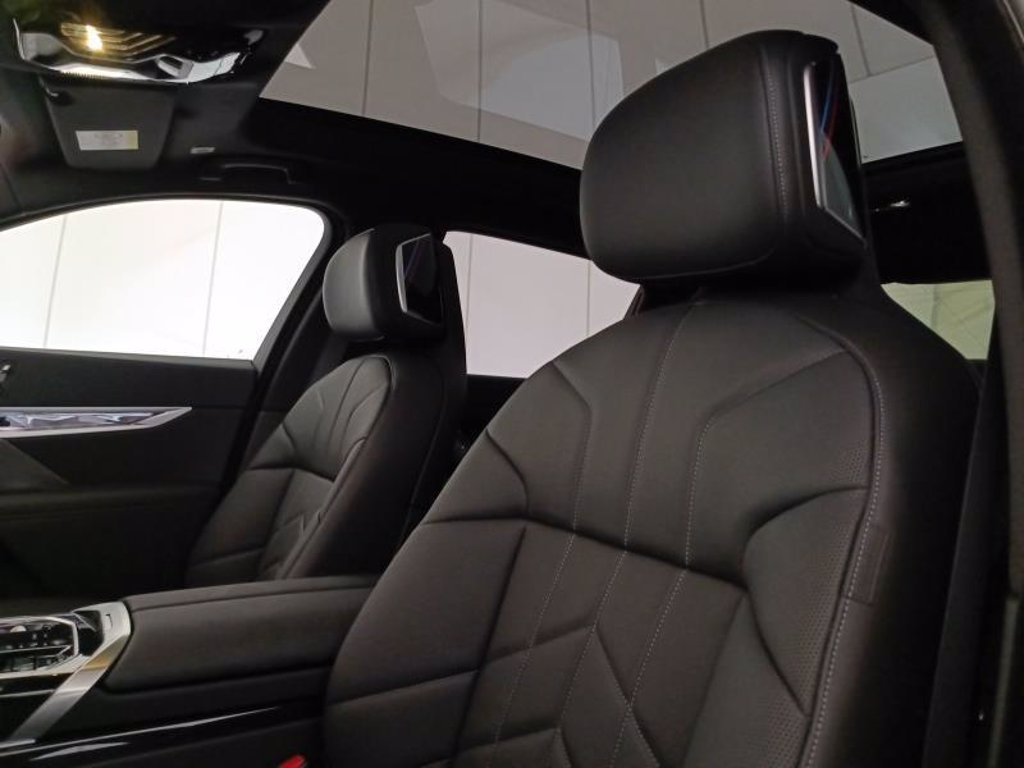 BMW I7 xdrive60 msport