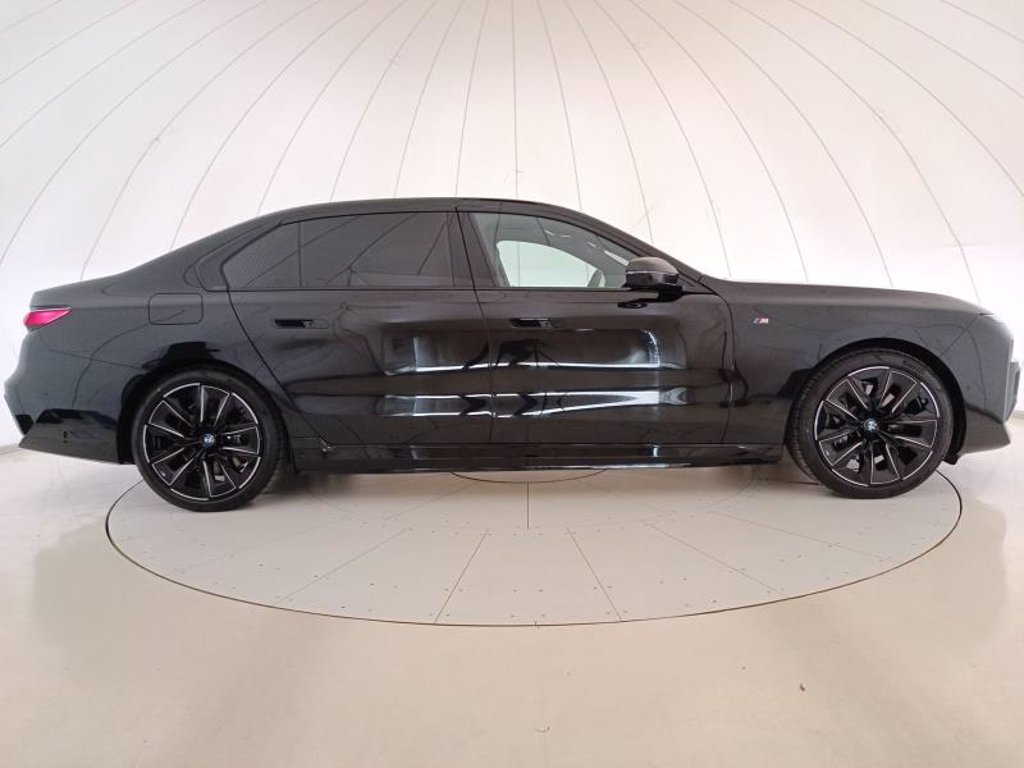 BMW I7 xdrive60 msport