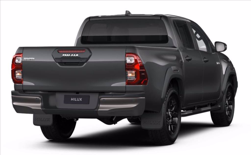 TOYOTA Hilux 2.4 d-4d double cab Invincible auto