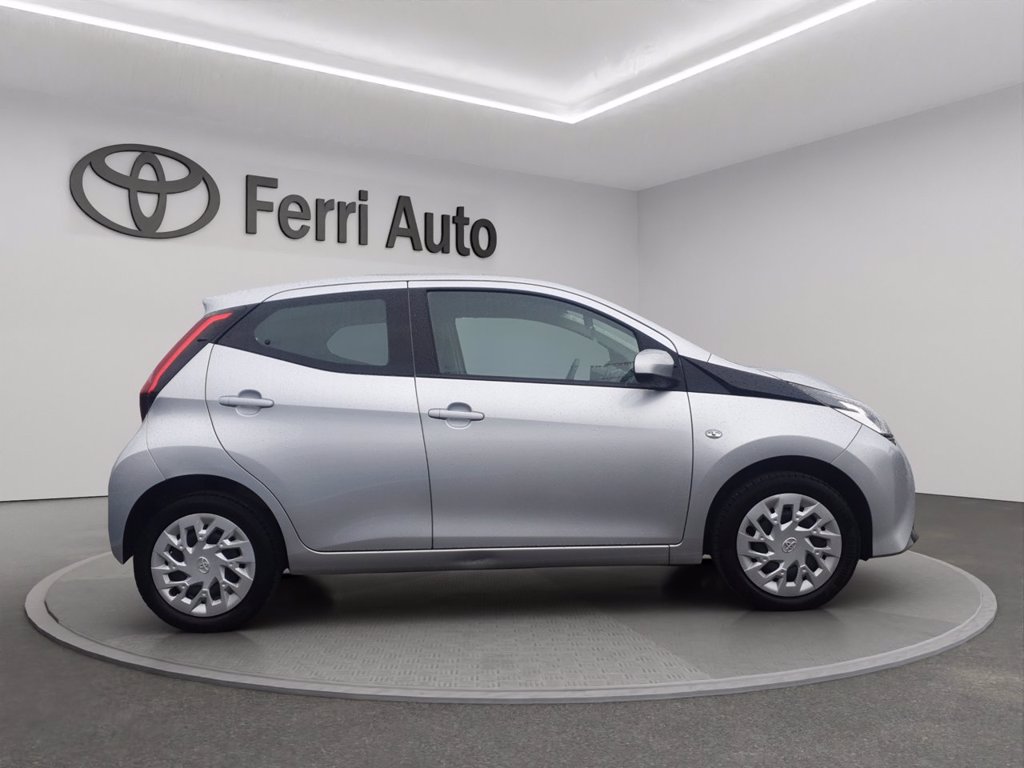 TOYOTA Aygo 5p 1.0 x-play 72cv