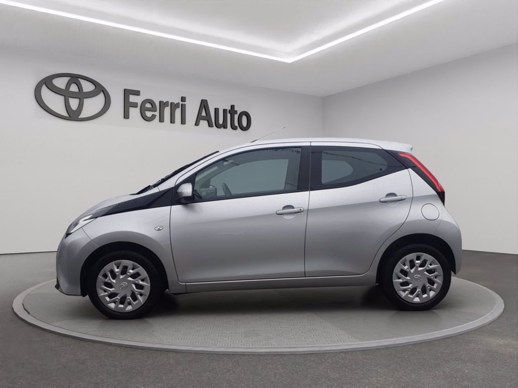 TOYOTA Aygo 5p 1.0 x-play 72cv