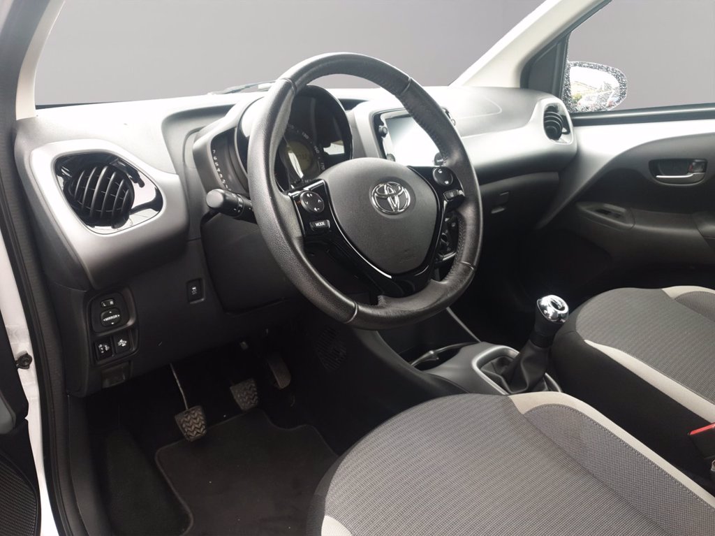 TOYOTA Aygo 5p 1.0 x-play 72cv