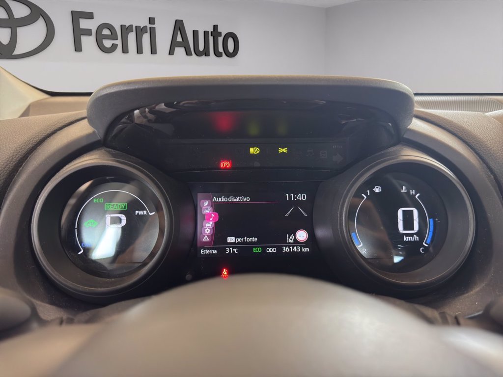 TOYOTA Yaris 1.5h trend