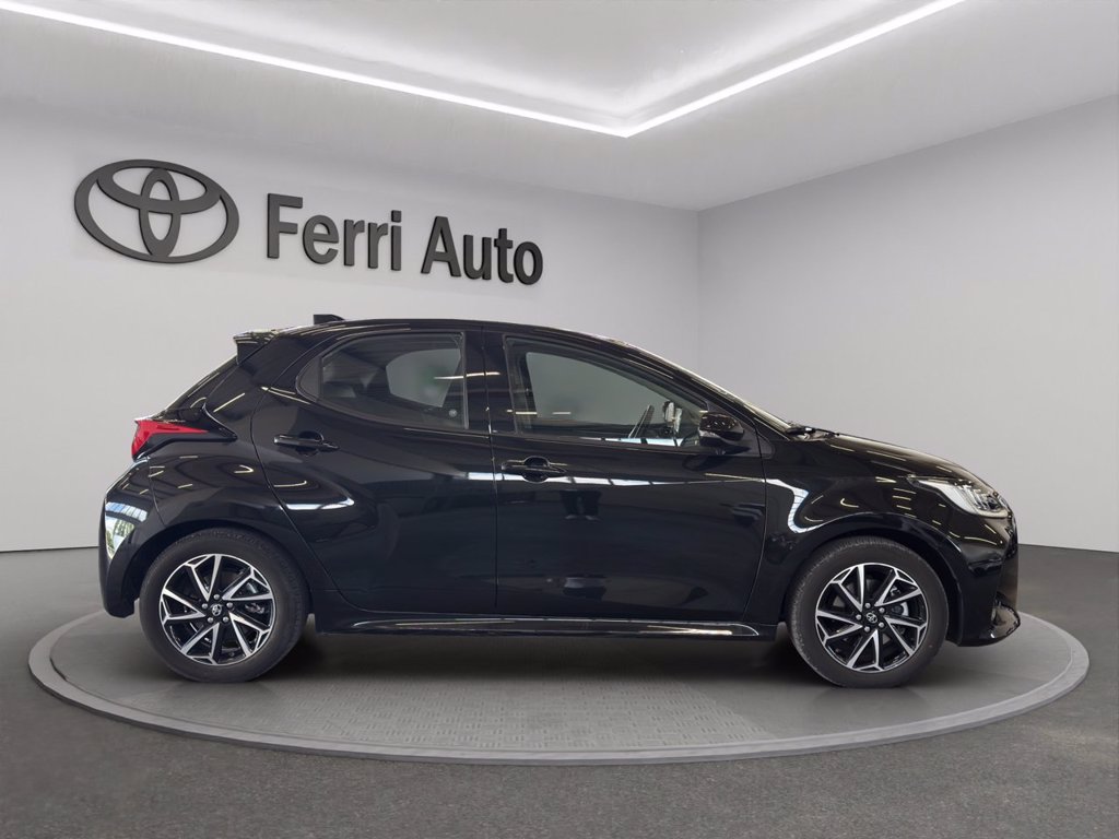 TOYOTA Yaris 1.5h trend