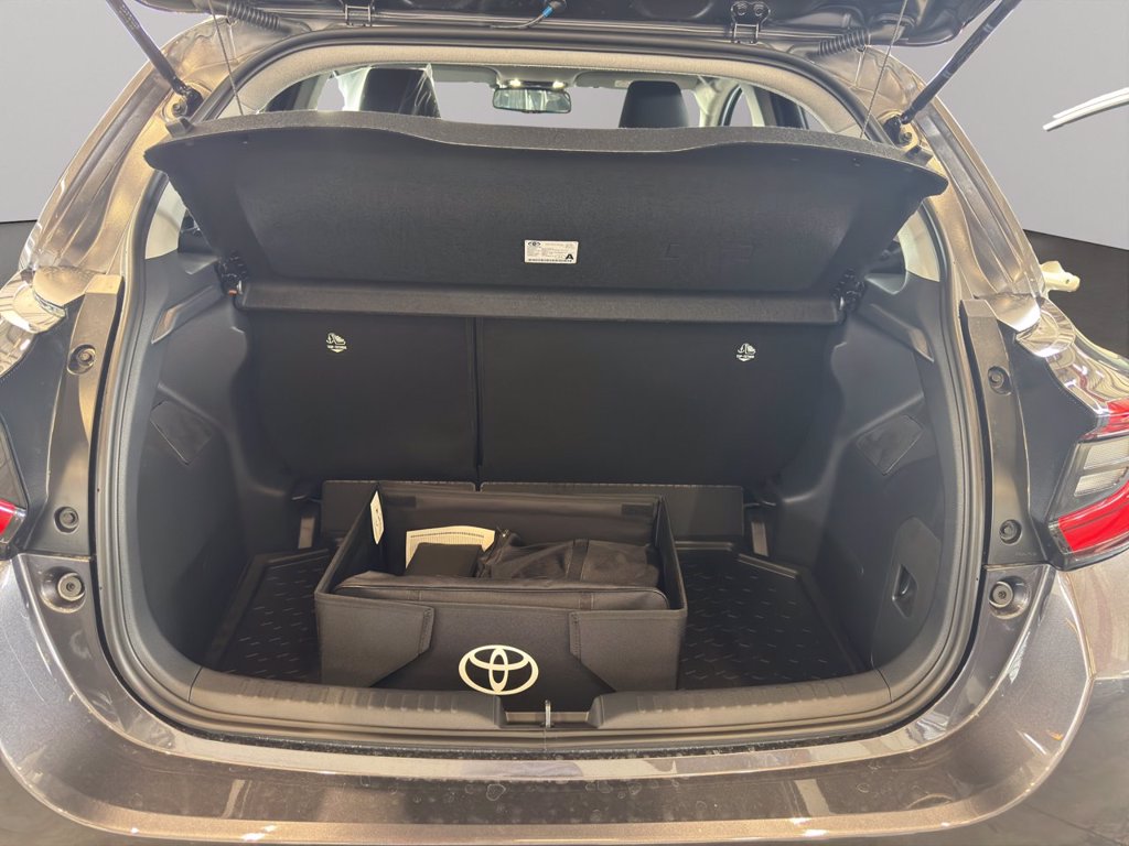 TOYOTA Yaris 1.5h trend