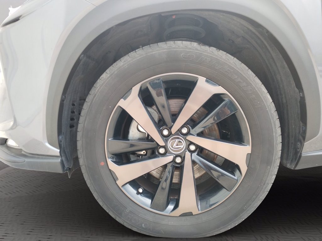LEXUS Nx 300h 2.5 premium 4wd cvt